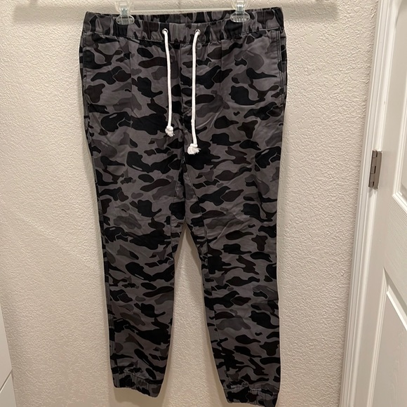 H&M Other - H&M - Grey Camo Joggers - size 34